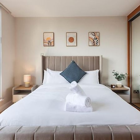 Modern Penthouse Apartment 2 Bed, 2 Bath Sleeps 6 City Centre เบลฟาสต์ ภายนอก รูปภาพ