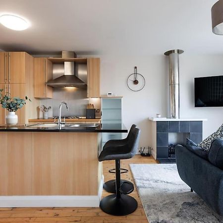 Modern Penthouse Apartment 2 Bed, 2 Bath Sleeps 6 City Centre เบลฟาสต์ ภายนอก รูปภาพ